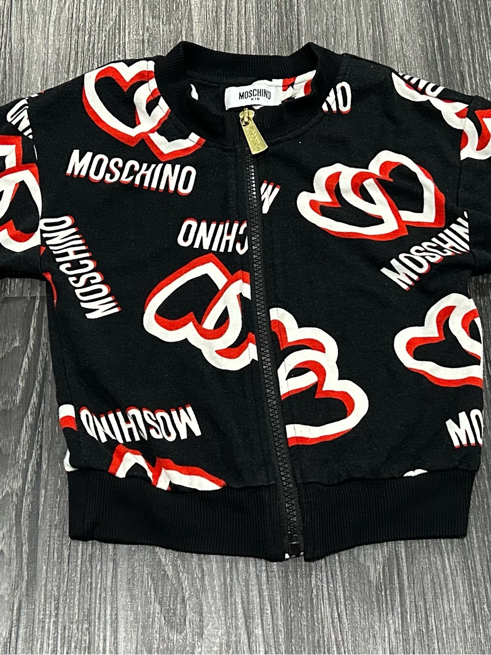Moschino Kids Black Heart-Print Zip Front Top 4 yrs
